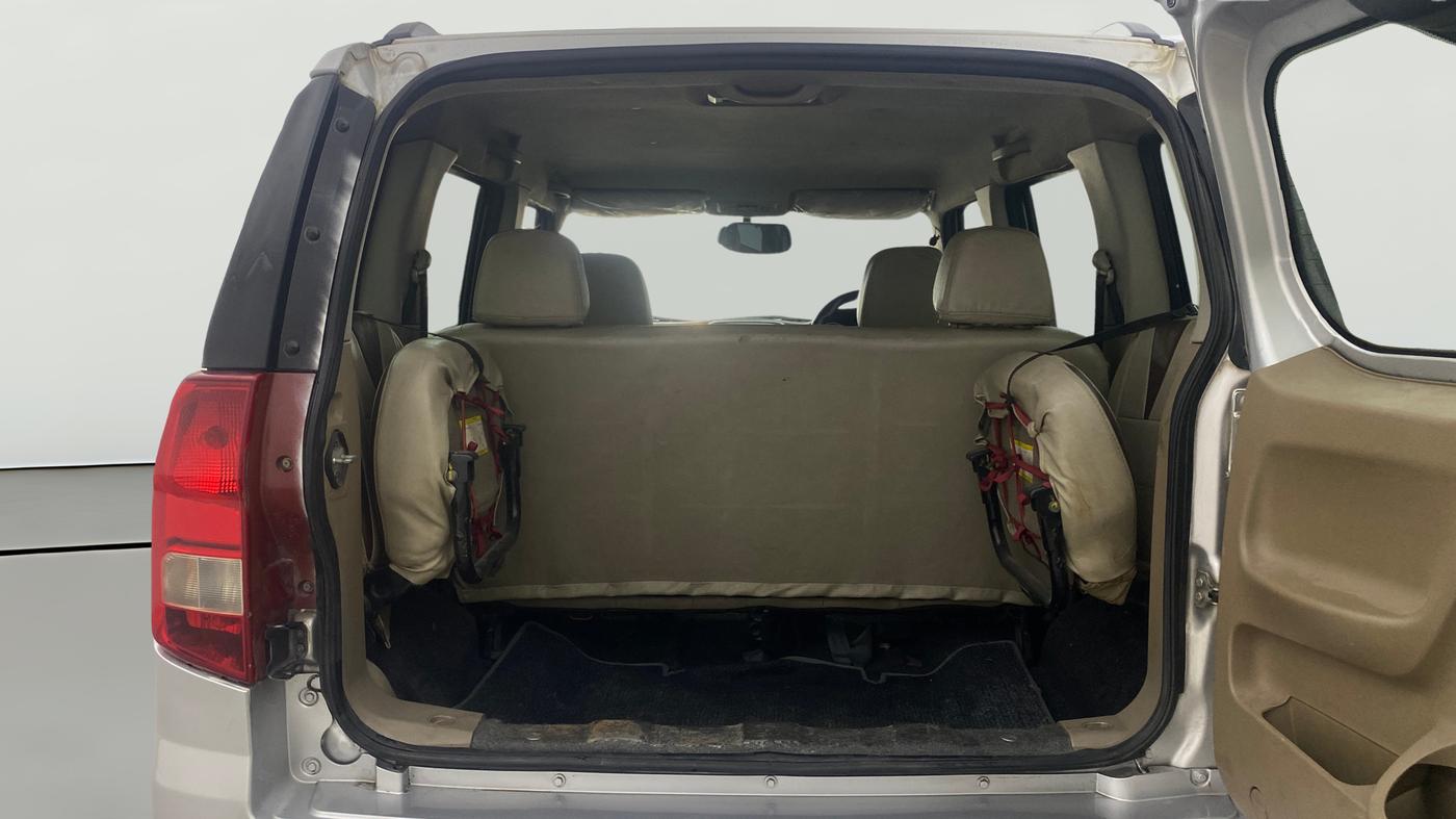 2015 Mahindra TUV300 T8, Diesel, Manual, 96,355 km, Boot Open Zoomed View