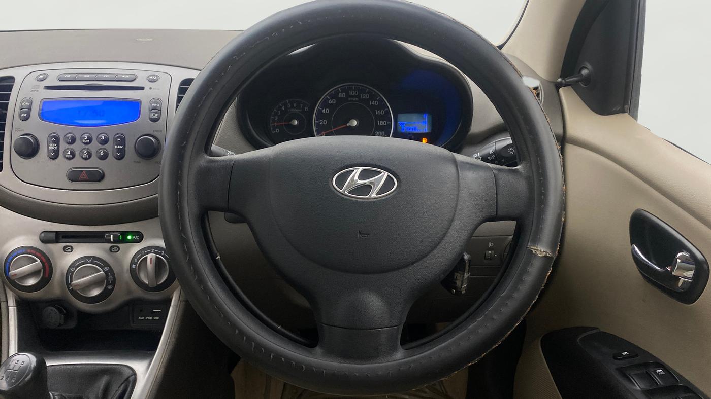 2015 Hyundai i10 SPORTZ 1.1, Petrol, Manual, 87,882 km, Steering Wheel Close Up