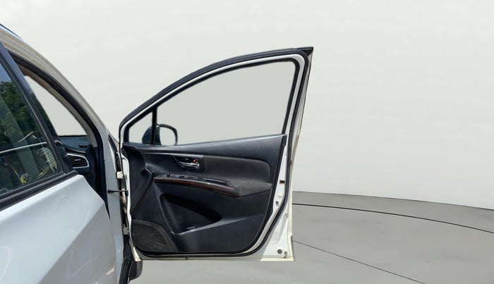 2017 Maruti S Cross ZETA 1.3, Diesel, Manual, 1,04,178 km, RHS Front Door