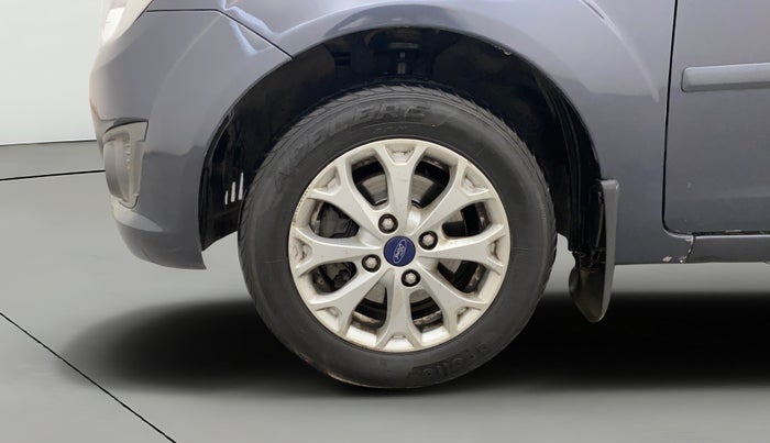 2012 Ford Figo TITANIUM 1.2 PETROL, Petrol, Manual, 67,486 km, Left Front Wheel