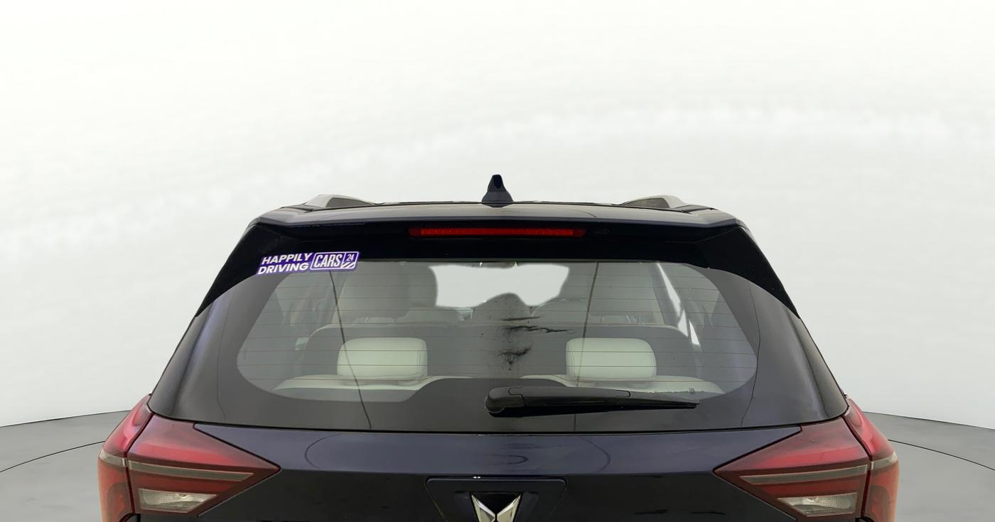 2021 Mahindra XUV700 AX 7 LUXURY P AT 7 STR, Petrol, Automatic, 57,114 km, Rear Windshield