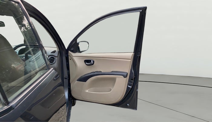 2013 Hyundai i10 MAGNA 1.1, CNG, Manual, 72,252 km, RHS Front Door