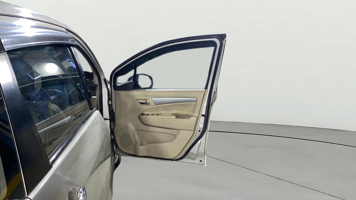 2017 Maruti Ertiga VXI, Petrol, Manual, 34,899 km, RHS Front Door