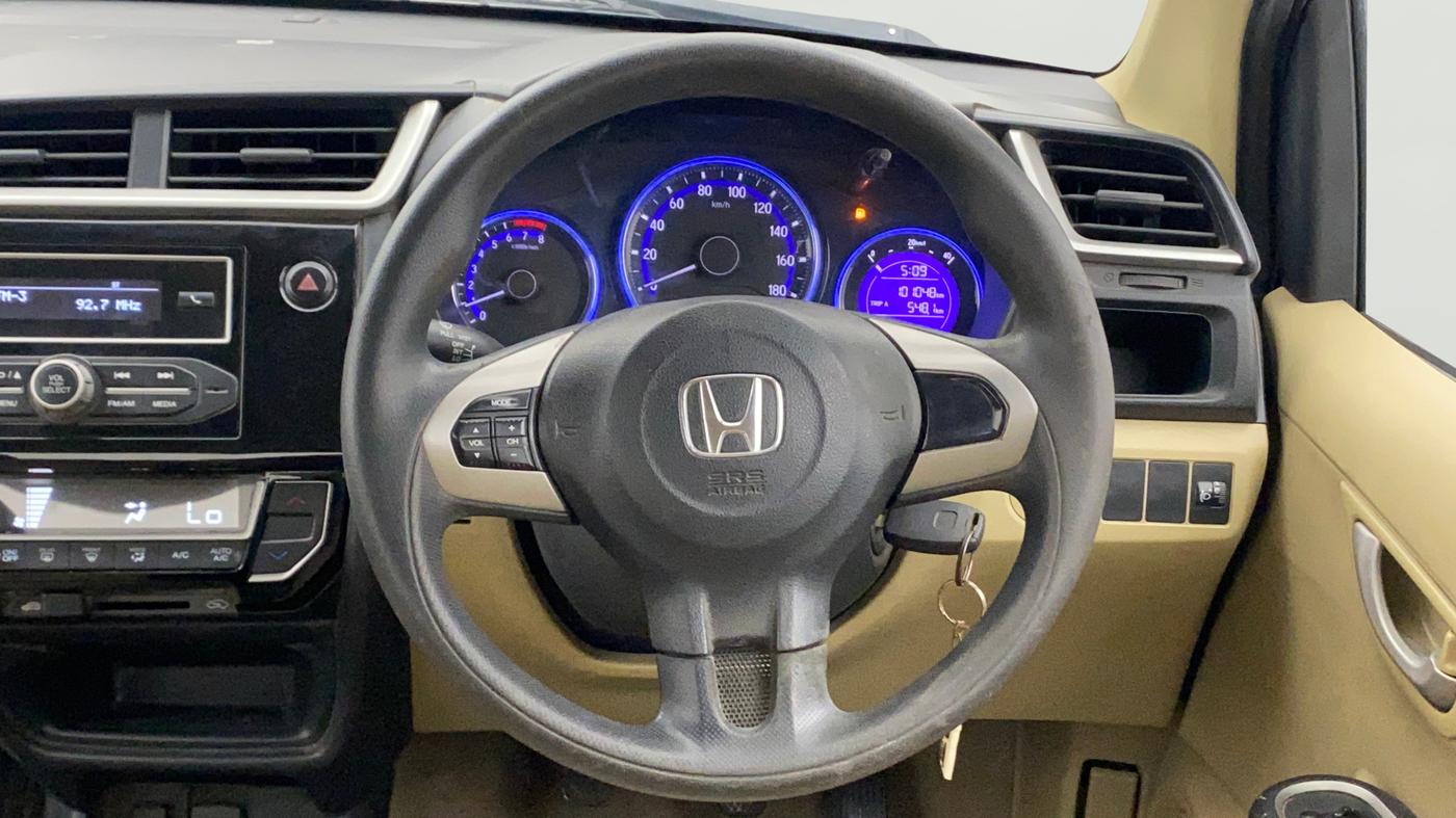 2016 Honda Amaze 1.2L I-VTEC VX, Petrol, Manual, 1,01,044 km, Steering Wheel Close Up