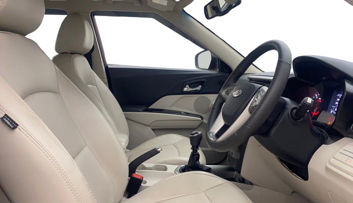 2022 Mahindra XUV300 W8 (O) 1.2 PETROL, Petrol, Manual, 10,013 km, Right Side Front Door Cabin