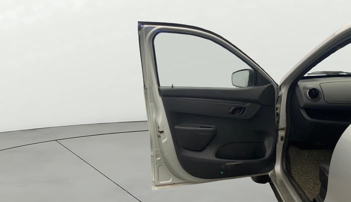 2016 Renault Kwid RXT 1.0 (O), Petrol, Manual, 33,245 km, LHS Front Door