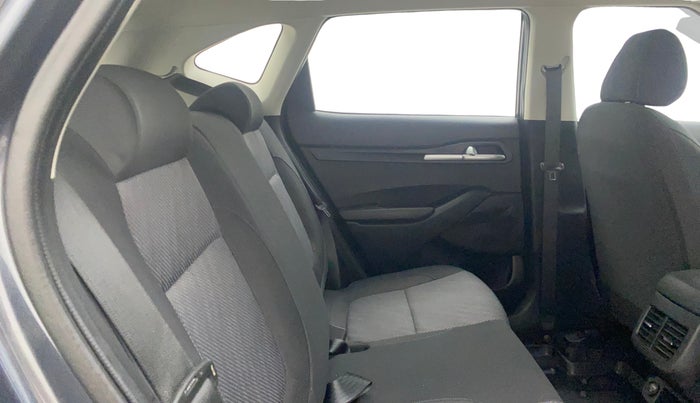 2022 KIA SELTOS HTK 1.5 PETROL, Petrol, Manual, 30,037 km, Right Side Rear Door Cabin