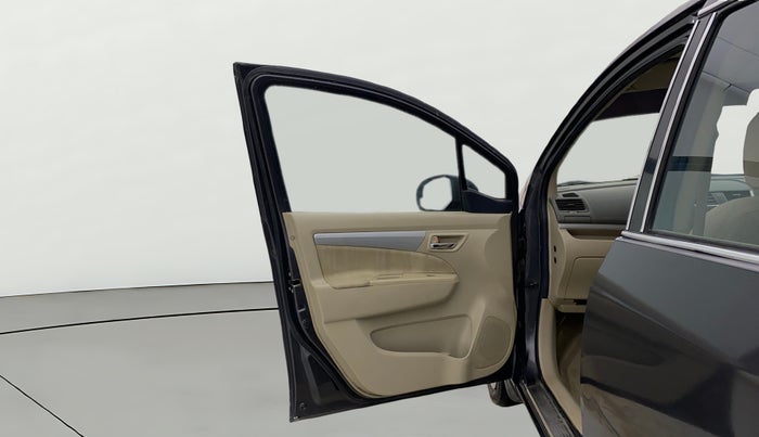 2016 Maruti Ertiga VXI, CNG, Manual, 1,30,738 km, LHS Front Door