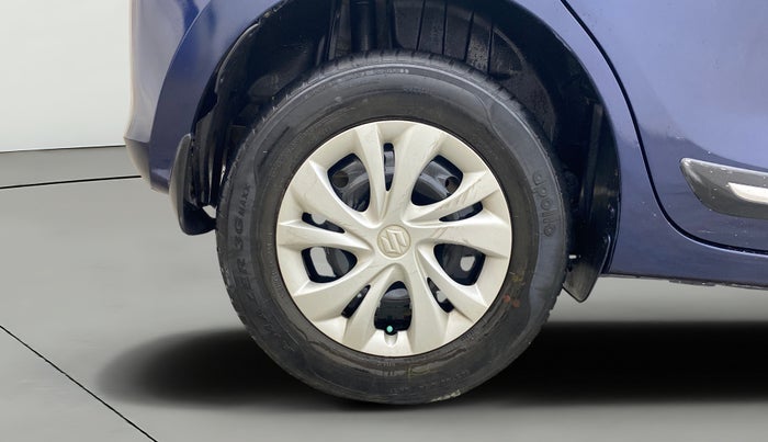 2019 Maruti Swift VXI AMT, Petrol, Automatic, 36,989 km, Right Rear Wheel