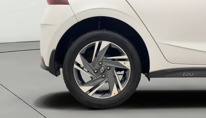 2022 Hyundai NEW I20 ASTA (O) 1.2 AT, Petrol, Automatic, 21,469 km, Right Rear Wheel