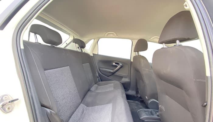 2017 Volkswagen Polo COMFORTLINE 1.2L, Petrol, Manual, 71,890 km, Right Side Rear Door Cabin