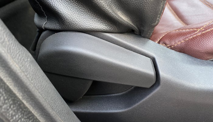 2024 Nissan MAGNITE XE, Petrol, Manual, 21,968 km, Third Seat Row ( optional )