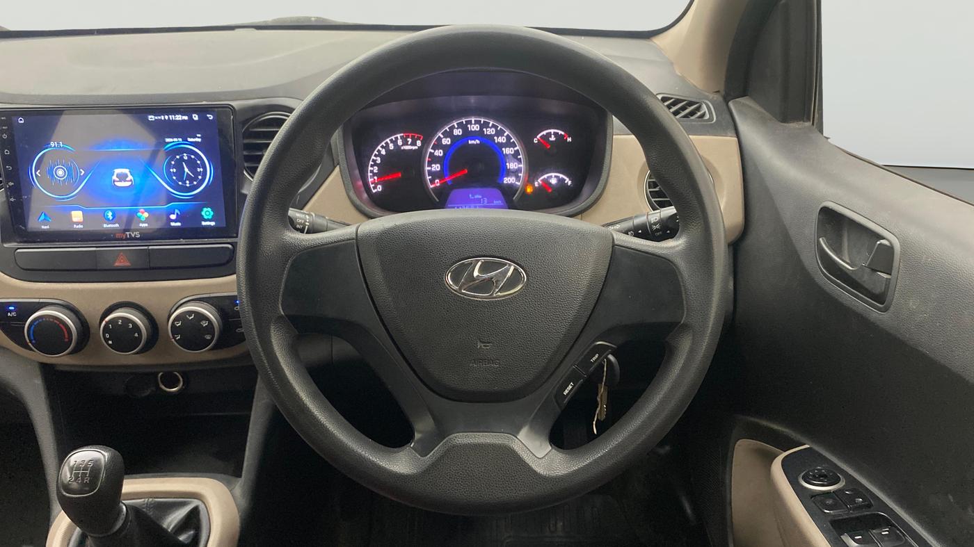 2017 Hyundai Grand i10 MAGNA 1.2 KAPPA VTVT, Petrol, Manual, 1,12,589 km, Steering Wheel Close Up