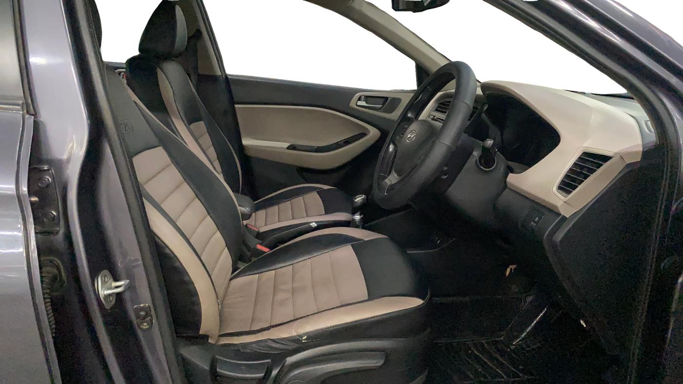 2014 Hyundai Elite i20 SPORTZ 1.2 (O), Petrol, Manual, 78,091 km, Right Side Front Door Cabin