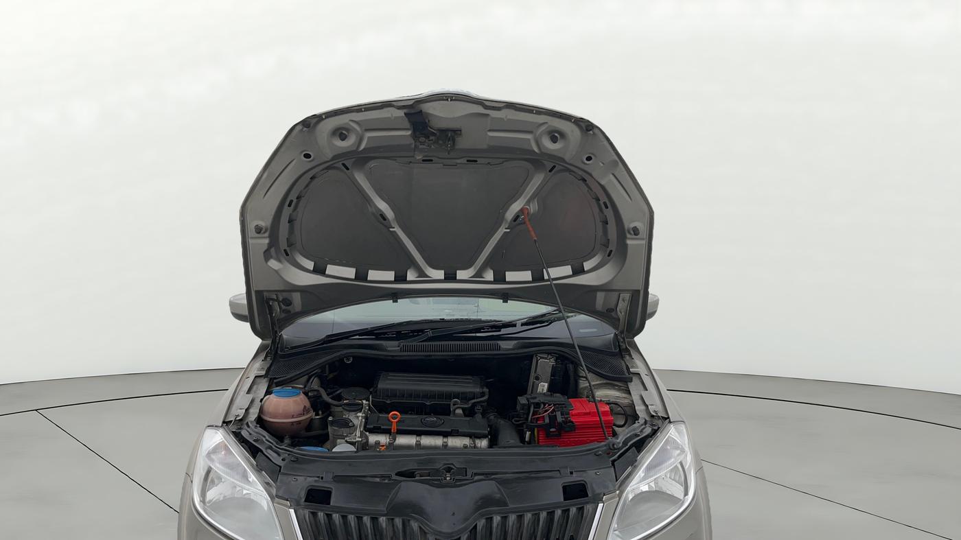 2013 Skoda Rapid ELEGANCE 1.6 MPI MT, Petrol, Manual, 69,053 km, Open Bonet