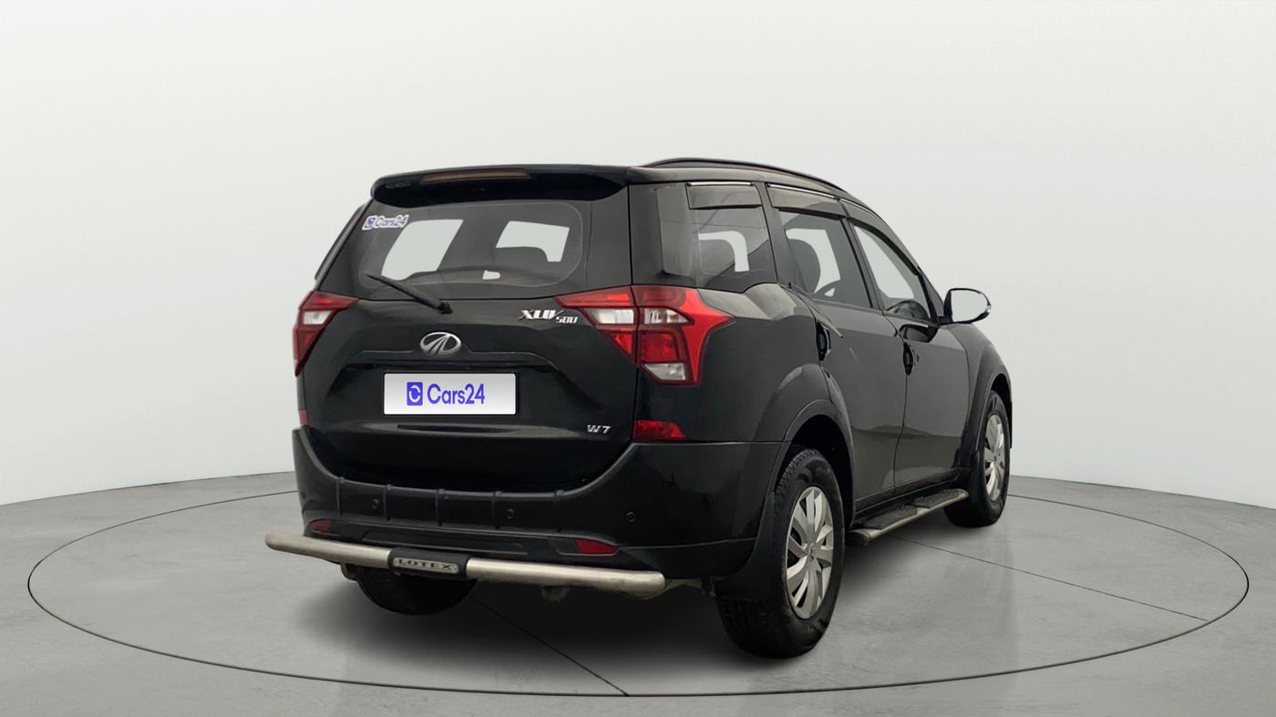 2019 Mahindra XUV500 W7, Diesel, Manual, 96,026 km, Right Back Diagonal