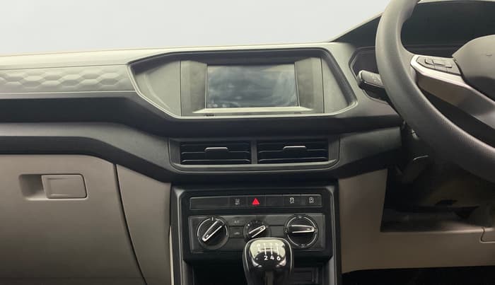 2023 Volkswagen TAIGUN COMFORTLINE 1.0 TSI MT, Petrol, Manual, 32,559 km, Air Conditioner