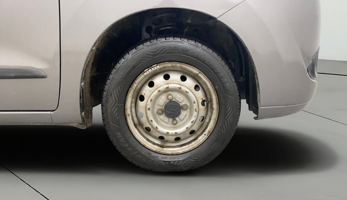 2012 Maruti Wagon R 1.0 LXI, Petrol, Manual, 50,194 km, Right Front Wheel