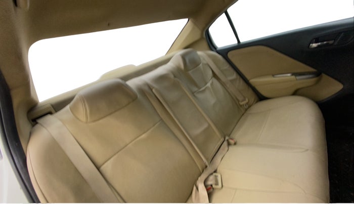 2016 Honda City 1.5L I-DTEC V, Diesel, Manual, 1,11,970 km, Right Side Rear Door Cabin