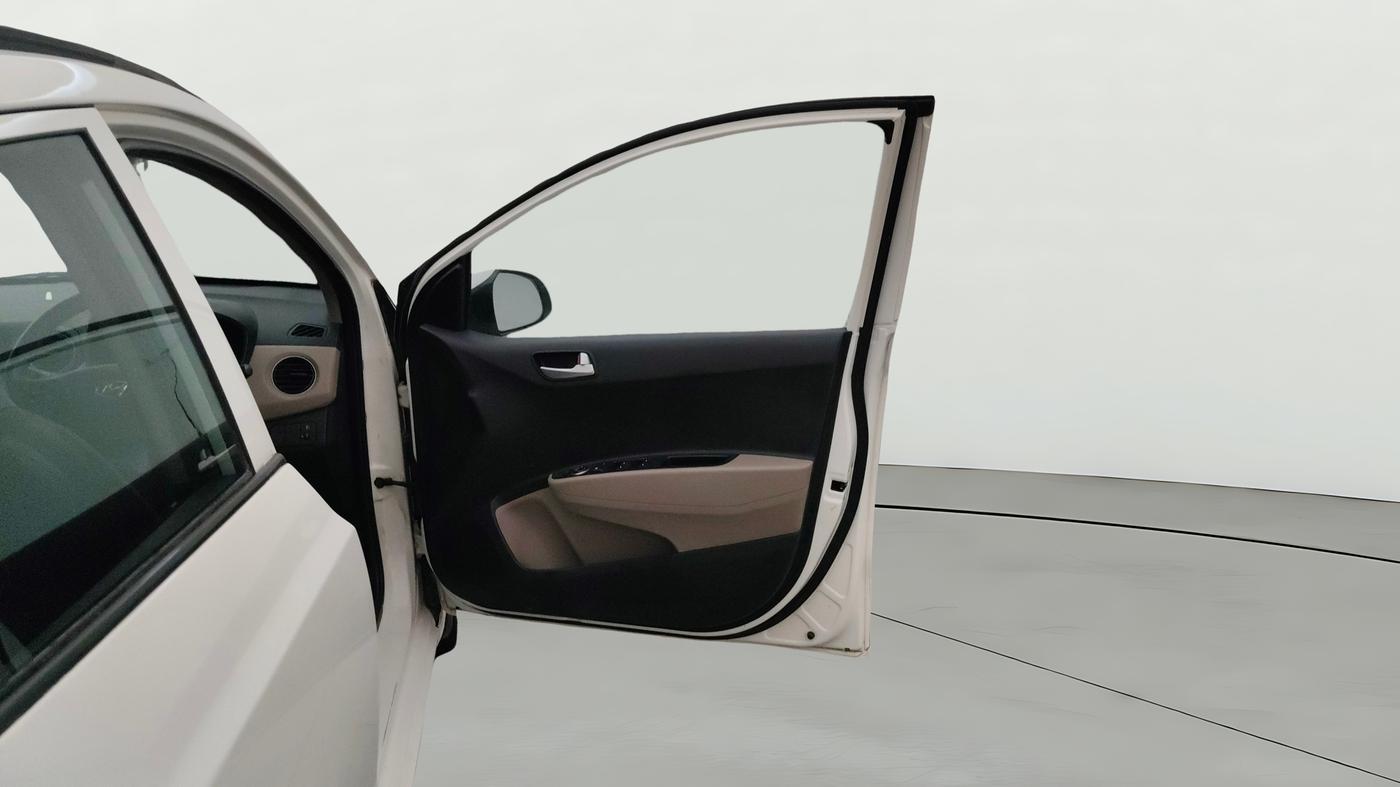2018 Hyundai Grand i10 SPORTZ AT 1.2 KAPPA VTVT, Petrol, Automatic, 43,805 km, RHS Front Door