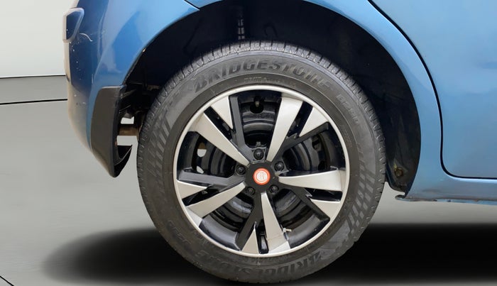 2014 Nissan Micra Active XV SAFETY PACK, Petrol, Manual, 1,13,086 km, Right Rear Wheel