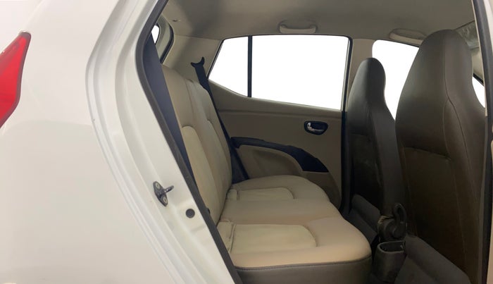 2014 Hyundai i10 SPORTZ 1.1, Petrol, Manual, 57,816 km, Right Side Rear Door Cabin