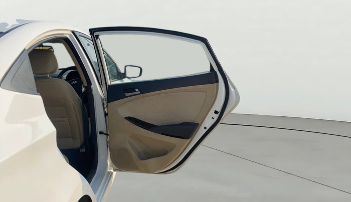 2016 Hyundai Verna 1.6 CRDI S, Diesel, Manual, 91,205 km, RHS Rear Door