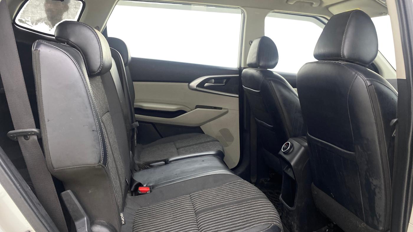 2023 KIA CARENS PRESTIGE 1.5 PETROL 7 STR, Petrol, Manual, 56,061 km, Right Side Rear Door Cabin
