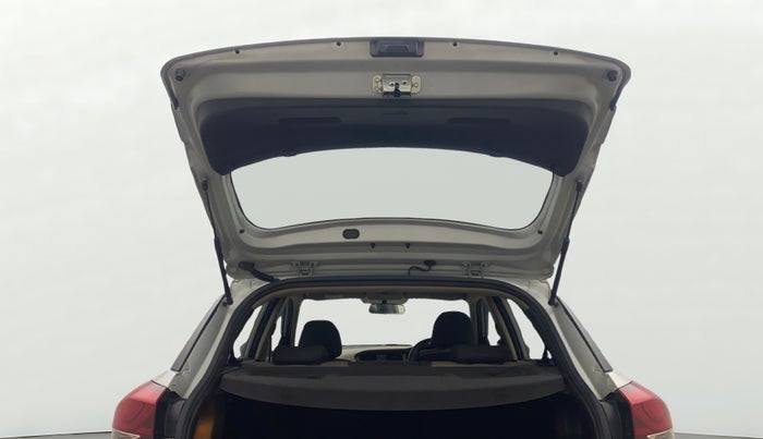 2017 Hyundai Elite i20 ASTA 1.2 (O), Petrol, Manual, 68,307 km, Boot Door Open