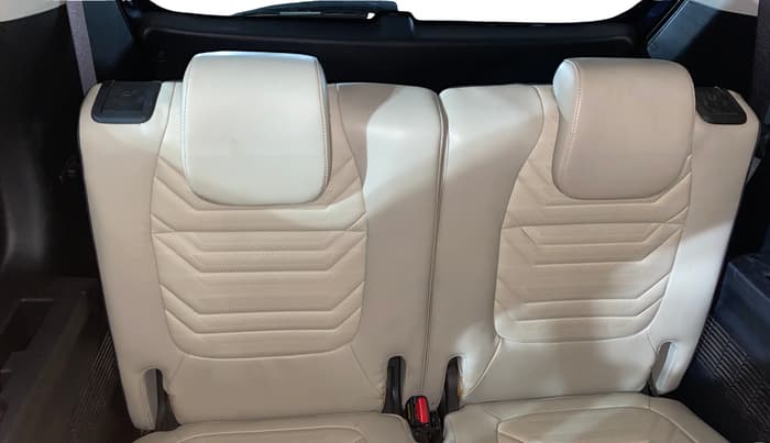 2023 KIA CARENS LUXURY PLUS 1.5 IMT PETROL, Petrol, Manual, 28,643 km, Third Seat Row ( optional )