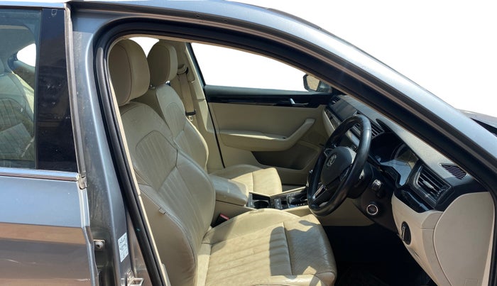 2017 Skoda Superb L&K 1.8 TSI AT, Petrol, Automatic, 42,342 km, Right Side Front Door Cabin