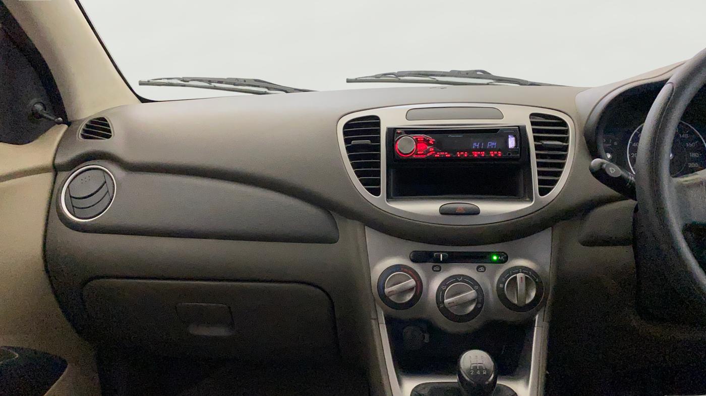 2015 Hyundai i10 MAGNA 1.1, CNG, Manual, 1,11,848 km, Air Conditioner