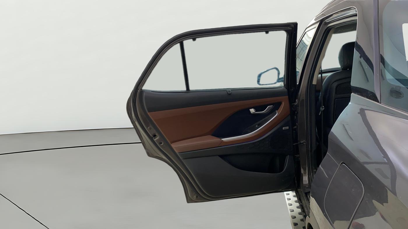 2022 Hyundai ALCAZAR 2.0 SIGNATURE (O) AT 7STR, Petrol, Automatic, 39,464 km, LHS Rear Door