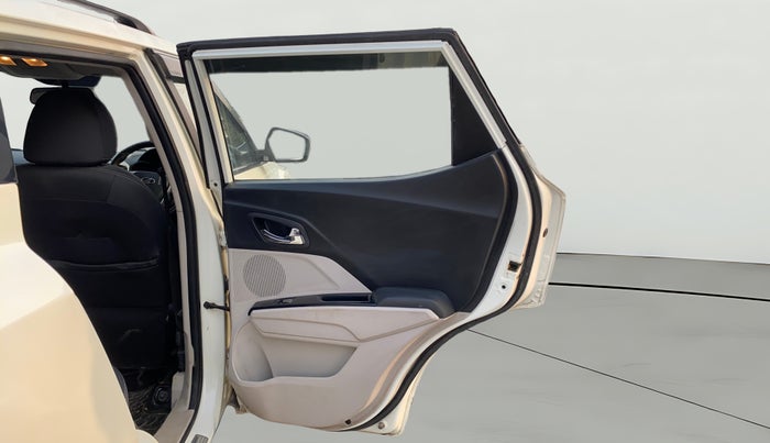 2020 Mahindra XUV300 W8 1.5 DIESEL, Diesel, Manual, 79,449 km, RHS Rear Door