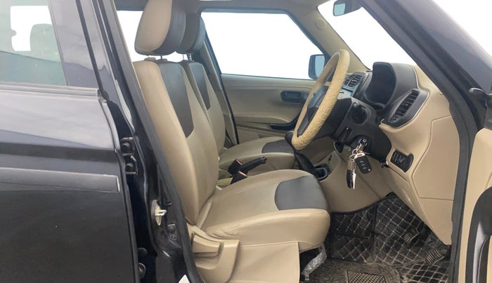2023 Mahindra BOLERO NEO N 4, Diesel, Manual, 18,850 km, Right Side Front Door Cabin