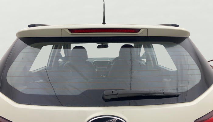 2022 Mahindra XUV300 W8 1.5 DIESEL, Diesel, Manual, 1,02,718 km, Rear Windshield