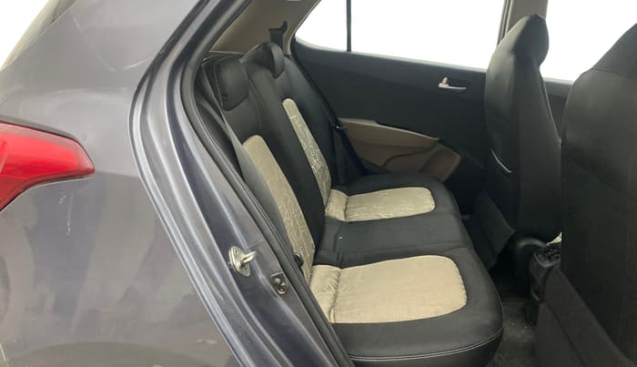 2015 Hyundai Grand i10 SPORTZ 1.1 CRDI, Diesel, Manual, 1,38,343 km, Right Side Rear Door Cabin