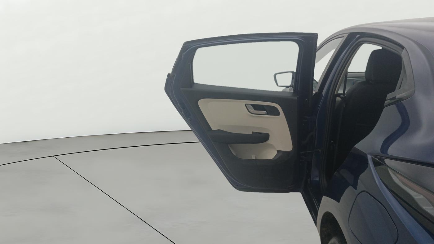 2023 Tata ALTROZ XZ PLUS O SUNROOF CNG, CNG, Manual, 17,767 km, LHS Rear Door