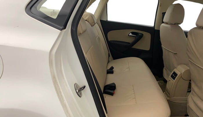 2017 Volkswagen Ameo HIGHLINE1.5L, Diesel, Manual, 33,742 km, Right Side Rear Door Cabin