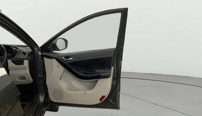 2023 Tata NEXON XZA PLUS DIESEL, Diesel, Automatic, 31,990 km, RHS Front Door