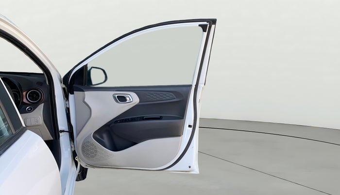 2022 Hyundai AURA SX 1.2, Petrol, Manual, 45,032 km, RHS Front Door