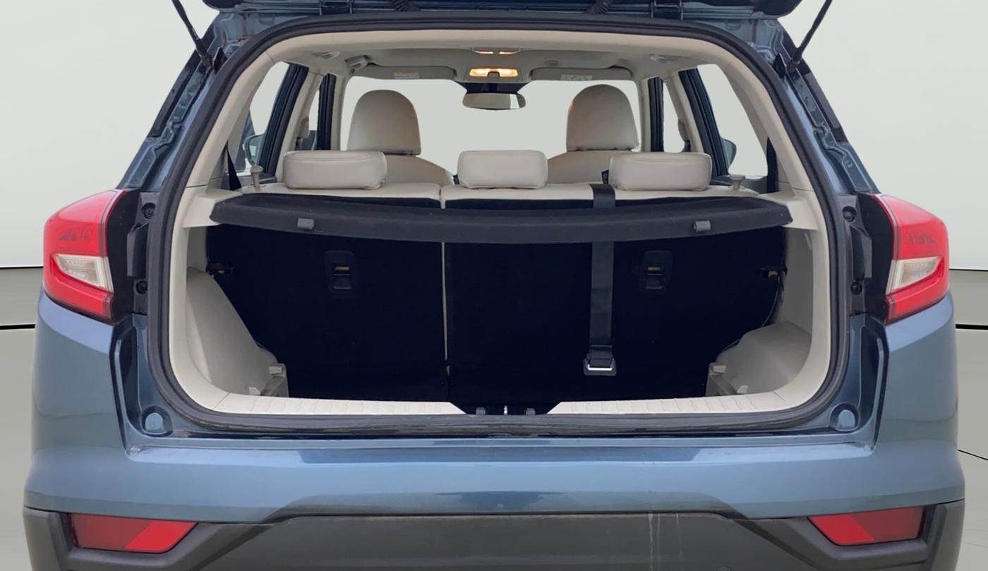 2022 Mahindra XUV300 W8 (O) 1.2 PETROL AMT, Petrol, Automatic, 26,264 km, Boot Open Zoomed View