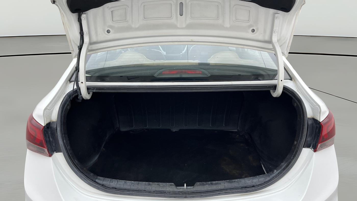 2018 Hyundai Verna 1.6 VTVT SX, Petrol, Manual, 47,710 km, Boot Open Zoomed View