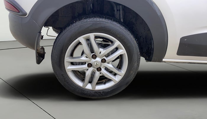 2020 Renault TRIBER RXZ, Petrol, Manual, 71,941 km, Right Rear Wheel