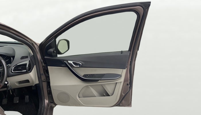 2018 Tata Tiago XZ PETROL, Petrol, Manual, 90,759 km, RHS Front Door