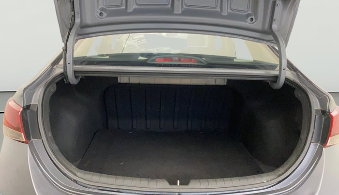 2018 Hyundai Verna 1.6 EX VTVT AT, Petrol, Automatic, 34,558 km, Boot Open Zoomed View