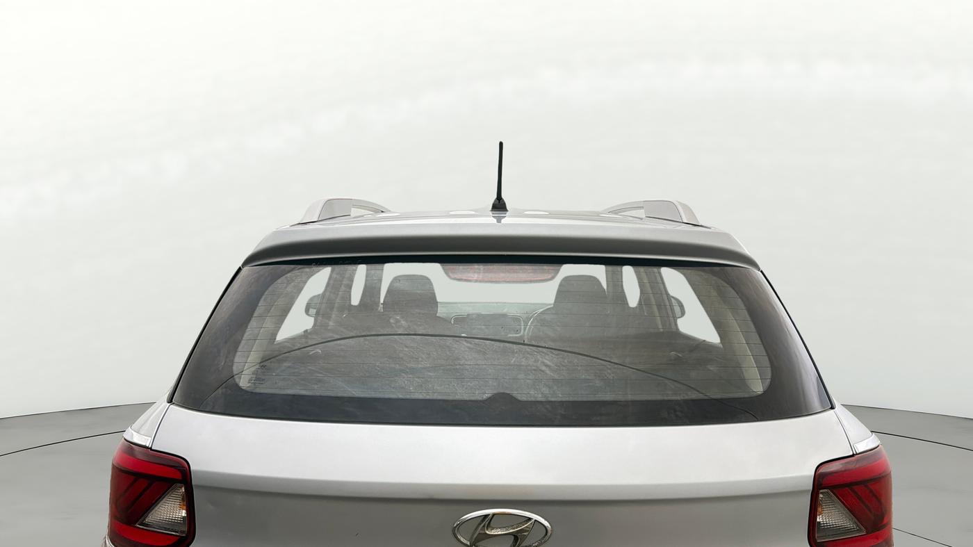 2020 Hyundai VENUE S 1.2, Petrol, Manual, 31,650 km, Rear Windshield