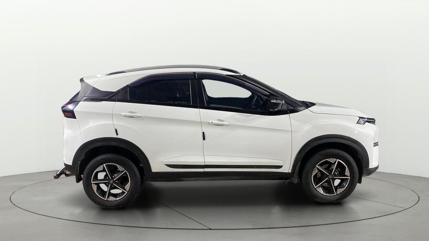 2025 Tata NEXON CREATIVE + SUNROOF 1.2 PETROL, Petrol, Manual, 8,414 km, Right Side View