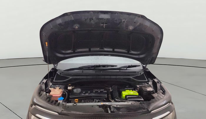 2022 KIA CARENS PRESTIGE PLUS 1.4 PETROL 7 STR, Petrol, Manual, 1,21,761 km, Open Bonet