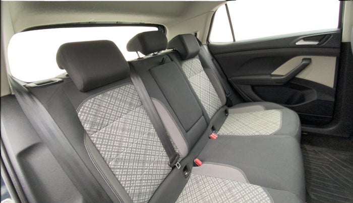 2021 Volkswagen TAIGUN HIGHLINE 1.0 TSI MT, Petrol, Manual, 39,044 km, Right Side Rear Door Cabin